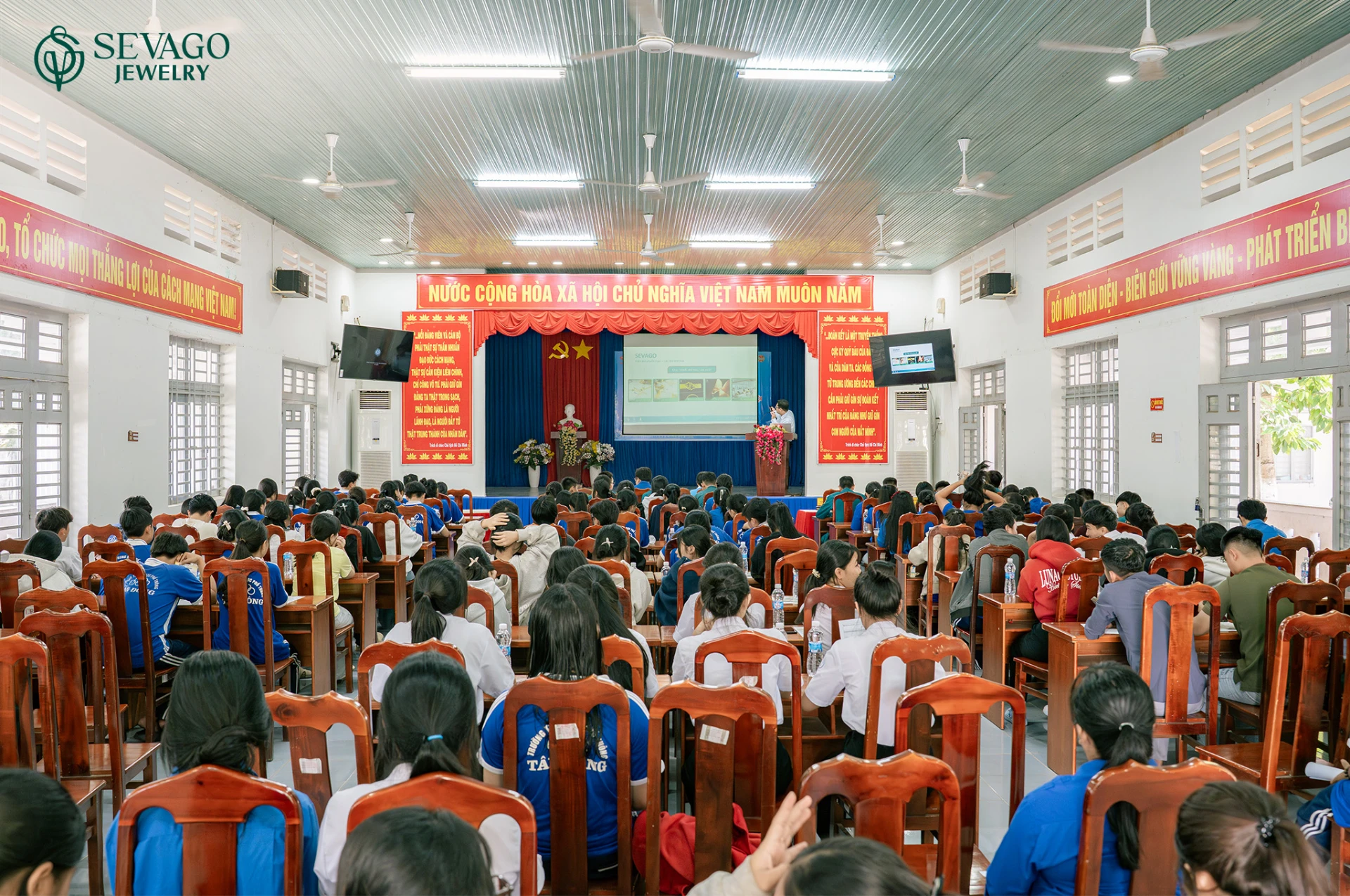 Tiếp tục lan tỏa chương trình học bổng nghề kim hoàn tại Tây Ninh